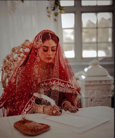 Desi Bride Makeup, Nikah Dress Pakistani, Nikkah Nama, Muslim Wedding Photos, Bride Groom Photoshoot, Pakistani Bridal Lehenga, Asian Wedding Dress Pakistani, Latest Bridal Lehenga Designs, Royal Wedding Gowns