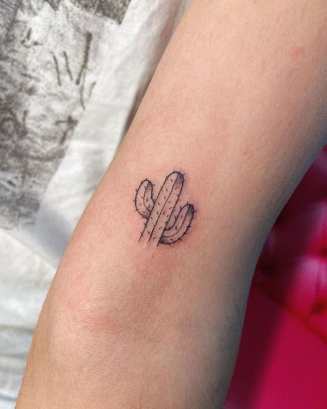 Cactus Outline Tattoo, Mini Cactus Tattoo, Simple Cactus Tattoo, Small Cactus Tattoo, Tattoo Cactus, Arizona Tattoo, Bachelorette Tattoos, Breaking Stereotypes, Tatuagem Masculina Pequena