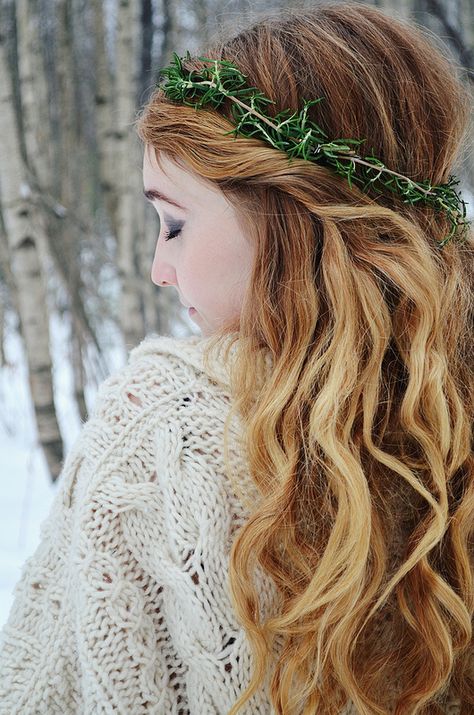 Winter Solstice // DIY Holiday Crown Winter Solstice Crown, Yule Headpiece, Yule Crown, Yule Photoshoot, Easy Hairstyles For Christmas, Winter Solstice Wedding, Yule Aesthetic, Easy Christmas Hairstyles, Hairstyles For Christmas