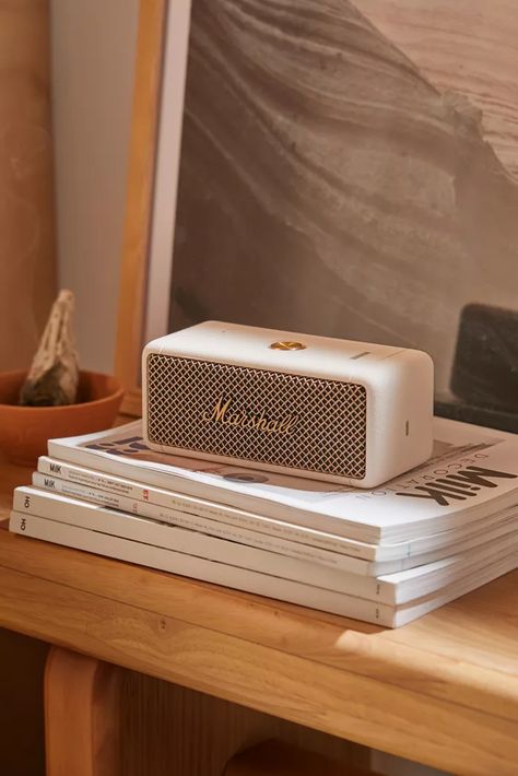 Marshall Radio, Dorm Desk Organization, Marshall Emberton, Marshall Bluetooth, Home Speakers, Color Crema, Marshall Speaker, Bluetooth Speakers Portable, Portable Speaker