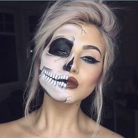 “#halloween makeup @jamiegenevieve #FCmakeup” Extreme Make-up, Ghost Makeup, Make Up Diy, Makeup Zombie, Halloween Make-up Looks, Halloweenský Makeup, Beautiful Halloween, Skeleton Makeup, Halloween Makeup Pretty