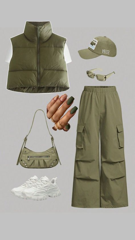 Army green outfit and nails Safari Outfit Women, Army Green Outfit, Army Outfit, Safari Outfit, Digital Painting Tutorials, Green Outfit, Army Green, Fashion Inspo, Clothes For Women