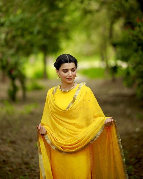 Nimrat Khaira, Punjabi Fashion, Yellow Suit, Dresses Diy, Punjabi Jutti, Stylish Short Dresses, Delicacy Food, Face Images