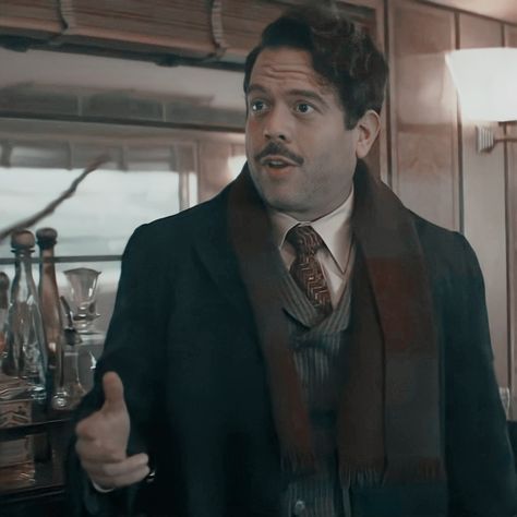 Dan Fogler, Jacob Kowalski, Totally Awesome, Fantastic Beasts, Warner Bros, Hogwarts, Merlin, Harry Potter, Books