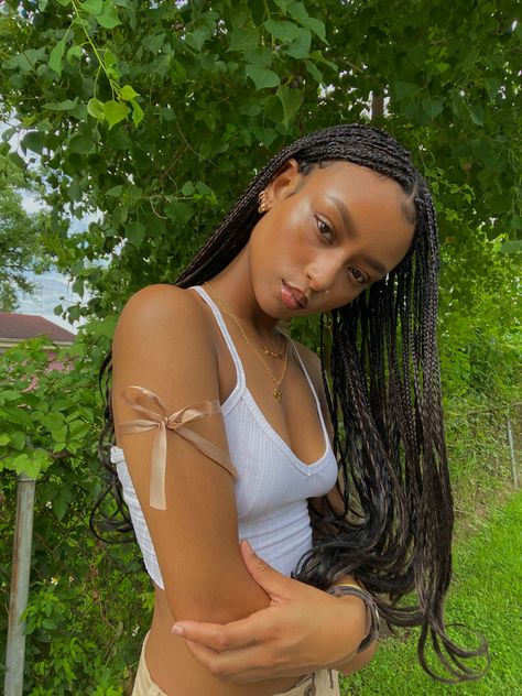 Post Braid Hairstyles, Black Women Braid Ideas, Black Woman Summer Hairstyles, Box Braid Inspiration, Braids With Bumped Ends, Summer Braids Black Women, Braids Aesthetic Black Women, Summer Makeup Black Women, Classy Braids Black Women