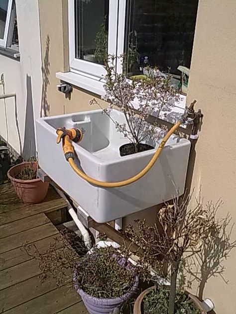 Our old ceramic sink- reused as a handy outdoor plant pot washing sink. Belfast Sink Garden, Outside Sink, Garden Sink, Belfast Sink, Outdoor Sinks, Garden Inspo, Butler Sink, Backyard Entertaining, Design Your Kitchen