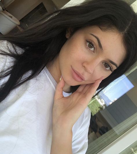 •   •   •      Bella Bleu Kardashian; Age 16, Daughter of Khloé Karda… #fanfiction #Fanfiction #amreading #books #wattpad Kylie Without Makeup, Maquillaje Kylie Jenner, Moda Kylie Jenner, Maquillage Kylie Jenner, Barefaced Beauty, Kylie Jenner Fotos, Kylie Jenner Icons, Style Kendall Jenner, Celebs Without Makeup