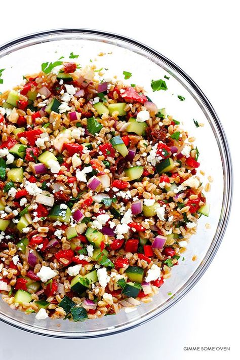 Mediterranean Farro Salad Recipe, Cholesterol Friendly Recipes, Farro Salad Recipes, Desayuno Keto, Make Ahead Salads, Low Cholesterol Diet, Low Cholesterol Recipes, Soy Recipes, Farro Salad