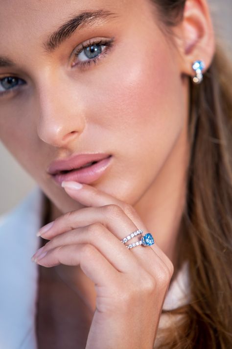 The Swiss Blue Topazes of the REGALIS line are a wonderful splash of color for every outfit. #NOVOCI #luxury #jewelry #highendjewelry #classy #diamonds #brilliant #FineJewelry #ring #REGALIS #bluetopaz #schmuck Swiss Blue Topaz, Splash Of Color, Luxury Jewelry, Blue Topaz, Color Splash, Topaz, Fine Jewelry, Diamonds, Wonder