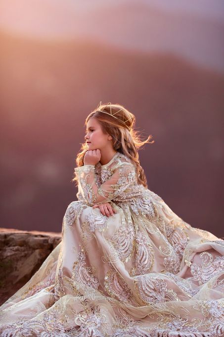 Princess Shot, Princess Photo Shoot, Sara Evans, Fairy Photoshoot, Princess Photo, Princess Inspired, Kids Photoshoot, Foto Poses, Kids Portraits