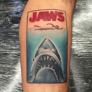 Jaws Tattoo, Learn To Tattoo, Cool Back Tattoos, Horror Movie Tattoos, Movie Tattoos, Forarm Tattoos, Sick Tattoo, Back Tattoos For Guys, Shark Tattoos