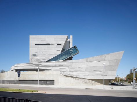 Gallery of Perot Museum of Nature and Science / Morphosis Architects - 1 Morphosis Architects, Perot Museum, Black Nature, Exhibition Building, Rem Koolhaas, Nature Museum, Architecture Sketchbook, Frank Gehry, Museum Architecture