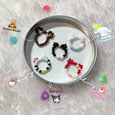 Aesthetic Rings Beads, Sanrio Beaded Rings, Cat Bead Ring, Kuromi Ring Beads Tutorial, Sanrio Beaded Jewelry, Sanrio Rings Beads, Kuromi Ring Beads, Diy Beads Ring, Diy Cincin Manik