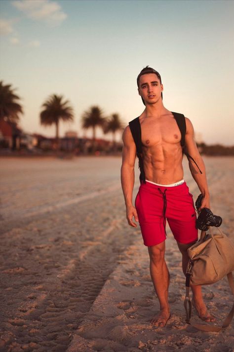 Fitness Youtubers, Fraser Wilson, Male Fitness, Gym Guys, Disneyland Pictures, Disneyland (paris), Male Fitness Models, Ballet Photography, Home Workouts