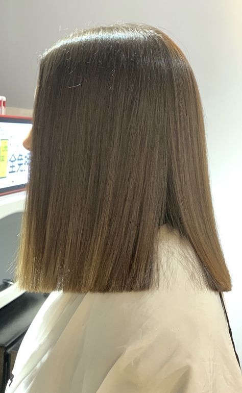 Shoulder Length Haircut No Layers, Haircut Collarbone, Middle Haircut, Short Shoulder Length Hair, One Length Haircuts, One Length Hair, Shoulder Hair, Haircuts Straight Hair, Haircuts For Long Hair