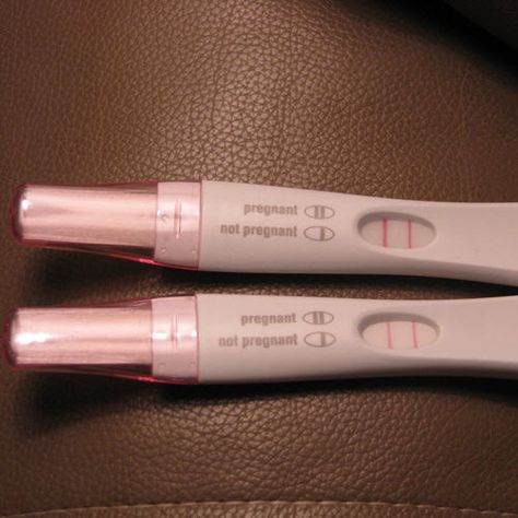 How do Early Pregnancy Tests work? https://www.zoombaby.co.uk/ultra-early-pregnancy-tests #zoombaby #pregnancy #ovulation #pregnancytests Pregnant Test Positive, Positive Pregnancy Test Pictures, Pregnant Test, Operasi Caesar, Early Pregnancy Test, Negative Pregnancy Test, Fake Pregnancy, Mom Health, Belly Bump