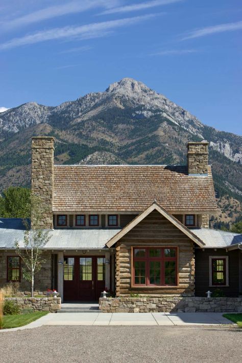 Picturesque Montana farmhouse with an attached barn Barn Aesthetic, Red Windows, Aesthetic Farmhouse, Farmhouse Style Exterior, Mountain Farmhouse, 15 Aesthetic, Farmhouse Exterior Design, Montana Homes, Farmhouse Outdoor