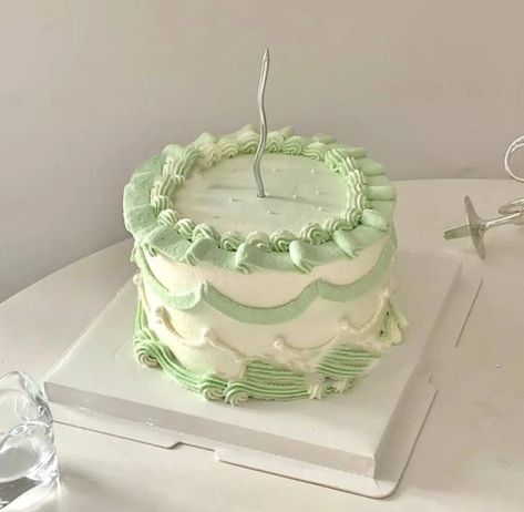 Korean Cake Green, Green Bento Cake, Korean Cake Birthday, Taehyung Sketch, Mint Green Cakes, 21st Bday Cake, Green Korean, 15th Birthday Cakes, Anime Cake