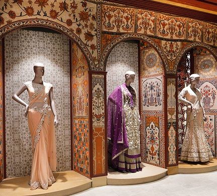 Top 15 Famous Designer Boutiques in India with Names Boutique Interior Design Indian, Fashion Shop Interior, Fashion Designers Names, Bridal Boutique Interior, Interior Design Indian, Indian Motifs, Clothing Store Displays, Retail Store Interior Design, Clothing Store Interior