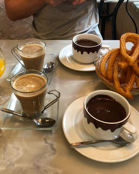 Hot Chocolate Cafe Aesthetic, French Hot Chocolate Aesthetic, Mexican Hot Chocolate Aesthetic, Spanish Hot Chocolate And Churros, Churros Madrid, Churros Con Chocolate, Chocolate Caliente, Chocolate Sauce, Sweet Delights