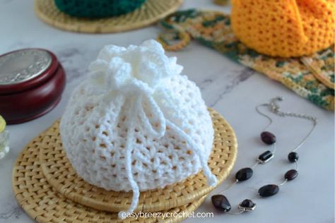 Small Crochet Drawstring Pouch Pattern Crochet Coin Pouch Free Pattern, Drawstring Bag Crochet Pattern Free, Small Crochet Bags Free Patterns, Small Pouch Crochet, Small Crochet Pouch, Drawstring Pouch Crochet, Drawstring Pouch Pattern, Crochet Drawstring Pouch, Pouch Crochet Pattern