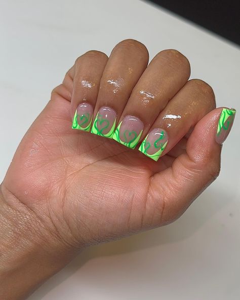 Toes Nails Black Women, Short Green Nails Ideas, Shorties Acrylic Nails, Overlay Nails, Green Acrylic Nails, Acrylic Toe Nails, Acrylic Nail Set, Hippie Nails, Hard Nails