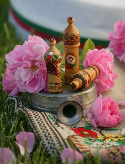 Bulgarian woodcarf/BUGARSKA RUZA,takes me back to my childhood.  My daughter has these beautiful vile holders that still have a waif  of rose Bulgarian Roses, Bulgaria Food, Fragrant Roses, Rose Perfume, Bulgarian Rose, Rose Oil, My Childhood, My Heritage, Travel And Tourism