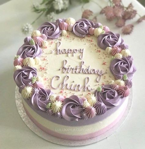 Simple Beautiful Cake Design, Cake Designs Birthday For Mother, Single Layer Round Cake Designs, Simple Cake For Mothers Birthday, Cake Design For Girls Birthday, Mother Days Cake, Cake Designs For Mother, Mother Day Cakes, Mother Cake Design