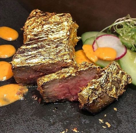 Kobe Steak, Most Expensive Food, Wagyu Steak, Kobe Beef, Dinner Restaurants, Luxury Food, Chicken Steak, Gold Flake, Wagyu Beef