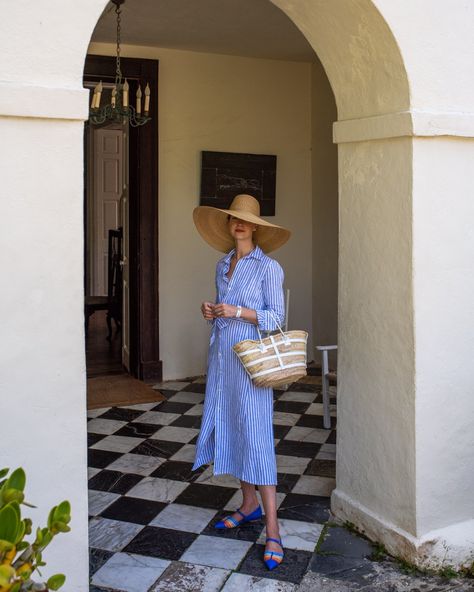 Linen Shirt Dress Outfit, Fuschia Heels, Anne Hattaway, Cutesy Clothes, Stacie Flinner, Sarah Flint, Earrings Outfit, Shirt Dress Outfit, 2022 Style