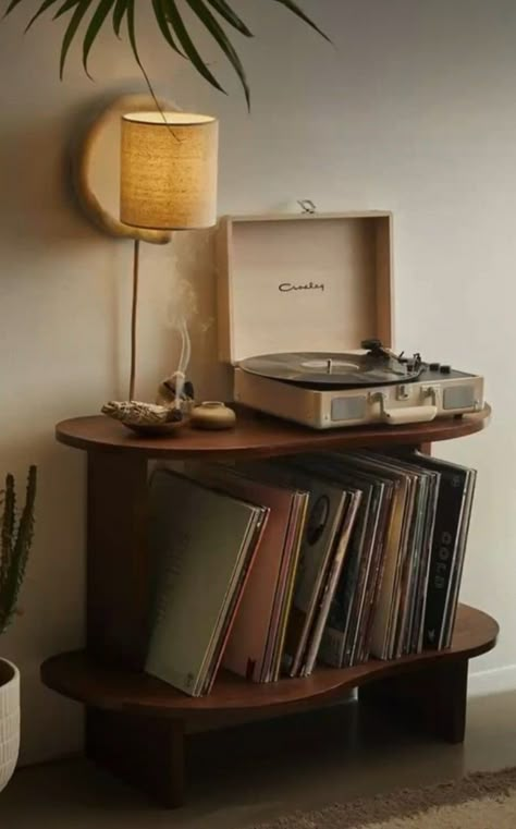 Vinyl Record Furniture, Vinyl Record Room, Crosley Cruiser, Living Room Lighting Ideas, Room Lighting Ideas, Home Music Rooms, Music Corner, Vinyl Room, Vinyl Record Player