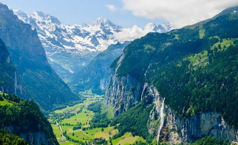 Switzerland Lauterbrunnen, Summer Vacation Spots, Visit Switzerland, Hd Nature Wallpapers, Interlaken, Voyage Europe, Alpine Lake, 10 Picture, Business Insider