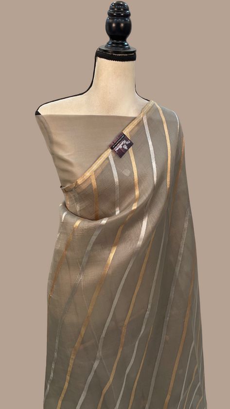 Pure Kora Silk Sarees — Page 3 — The Handlooms Saree Photo Ideas, Indian Garments, Silk Kurtas, Dress To Buy, Pure Chiffon Sarees, Bengali Saree, Android App Design, Jacquard Saree, Kora Silk Sarees