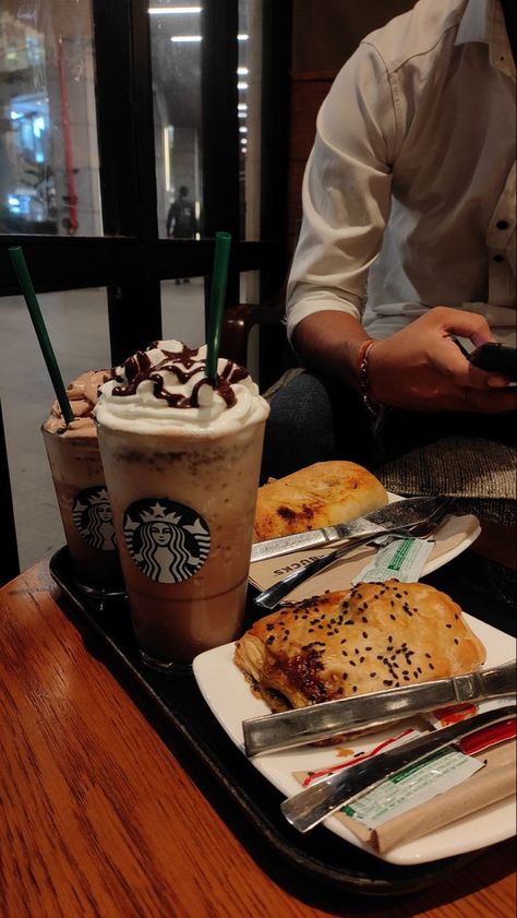 Coffee With Boyfriend Aesthetic, Starbucks Date Fake Story, Starbucks Couple Photo Ideas, Starbucks With Boyfriend, Coffee With Boyfriend, Coffee Date Snap, Couple Snapchat Story, Starbucks Couple, Banana Bread Starbucks