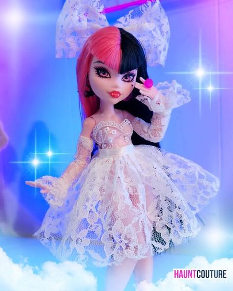 Haunt Couture (@hauntcoutureatelier) • Instagram photos and videos Draculaura Redesign, Small Sketch Book, Haunt Couture, Monster High Toys, Mh Dolls, Moster High, Monster High Custom, You Monster, More Icons