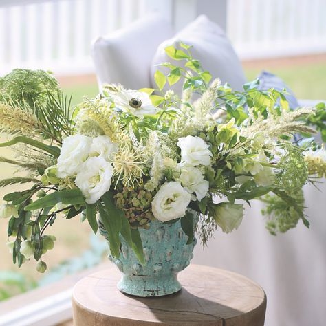 Coastal Floral Arrangements, Floor Floral Arrangements, Flower Magazine, Blue Florals, Emerald Coast, Blue Vase, Table Flowers, Flower Farm, Floral Centerpieces