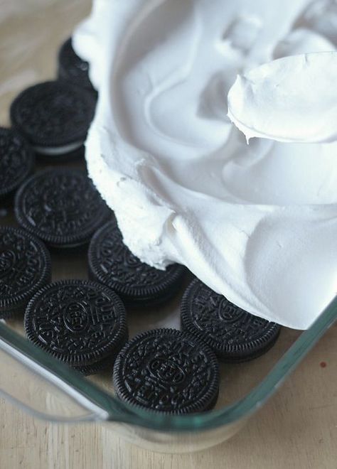 Oreo Dessert Easy, Oreo Icebox Cake, Oreo Desserts, Oreo Dessert Recipes, 3 Ingredient Desserts, Dipped Oreos, Oreo Recipes, Oreo Dessert, Icebox Cake