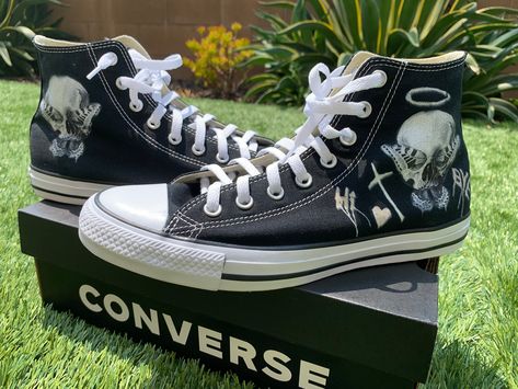 Metalhead Fashion, Converse Shoes Men, Custom Converse Shoes, Cool Converse, Cute Converse Shoes, Converse Design, The Butterfly Effect, Cute Converse, Painted Canvas Shoes