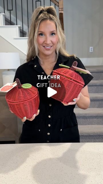 Kristin Miller | Mom of 2 on Instagram: "Teacher appreciation gift idea🍎Comment “teach” to get my free gift tag printable + supplies to make these sent directly to your DMs! How fun are these apple shaped baskets!? Teacher appreciation week is May 6-10. Save & send to a friend who would want to make this! • • #teachergift #giftidea #teacherappreciationweek #amazonfinds #momlife #teacherideas #giftsforteachers" Apple Container Teacher Gift, Teachers Gift Basket Ideas, Teacher Basket Ideas, Gift Basket Ideas For Teachers, Teacher Appreciation Basket, Teacher Gift Basket Ideas, Teacher Appreciation Gift Baskets, Teacher Gift Basket, Apple Container