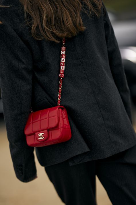 It Bags 2024, Casual Ootd, Marie Claire, Smart Casual, Ootd, Street Style, Louis Vuitton, Red