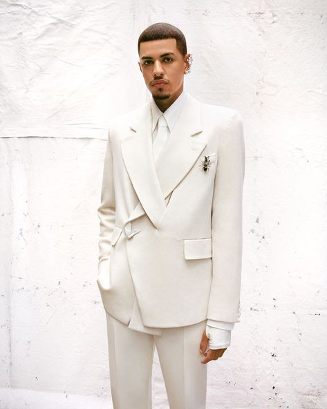 White Wedding Suit, Classy Suits, Dress Suits For Men, Prom Outfits, Men’s Suits, Mens Fashion Suits, Pharrell Williams, Mens Casual Outfits, Suit Fashion