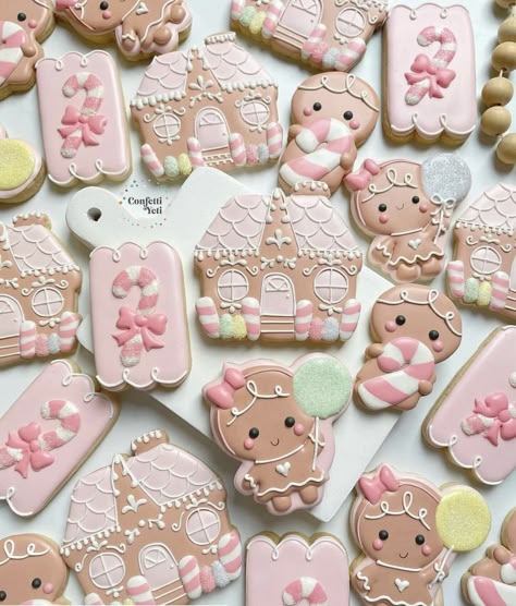 Pink Christmas Cookies Decorated, School Vending Machine, Pink Christmas Cookies, Christmas Pinata, Gingerbread Girl Cookie, Christmas Hosting, Christmas Sugar Cookies Decorated, Winter Cookies, Pink Gingerbread