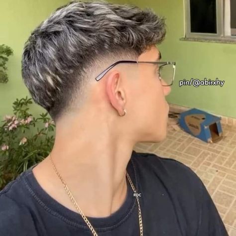 Drop Fade Blonde Hair, Drop Fade Faux Hawk, Mid Drop Fade Straight Hair, Mid Taper Straight Hair, Low Fade En V, Mid Drop Fade, Taper Fade Long Hair, Mens Haircuts Thick Hair, Taper Fade Short Hair