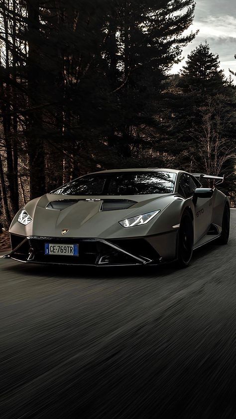 Lamborghini Wallpaper Iphone, Sports Cars Bugatti, Expensive Sports Cars, Aventador Lamborghini, Top Luxury Cars, Cool Car Pictures, Lamborghini Cars, Lamborghini Huracan, Expensive Cars