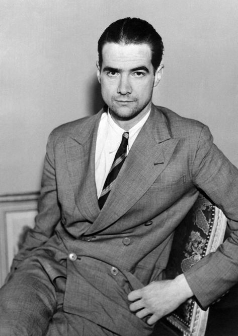 In MEMORY of HOWARD HUGHES on his BIRTHDAY - American business magnate, investor, record-setting pilot, engineer, film director, and philanthropist, known during his lifetime as one of the most financially successful individuals in the world. He first became prominent as a film producer, and then as an influential figure in the aviation industry. Later in life, he became known for his eccentric behavior and reclusive lifestyle    Dec 24, 1905 - Apr 5, 1976 Maverick Film, Celebrities Who Died, Howard Hughes, Jane Russell, Baby News, Septième Art, Western Film, Robinson Crusoe, Jean Harlow