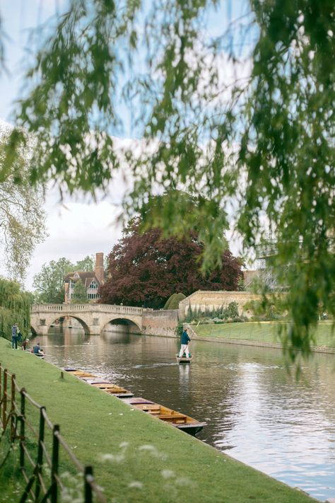 Cambridge Punting, Summer In England, Cambridge School, Snow Photoshoot, London Summer, Cambridge Ma, Down The River, Summer Living, Summer Afternoon