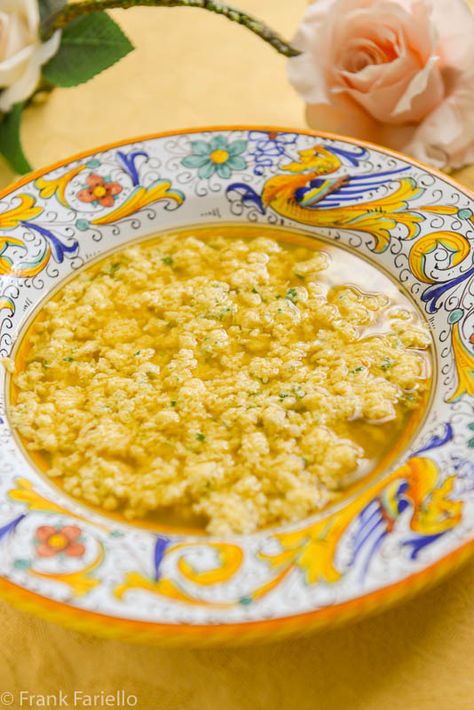 Stracciatella alla romana - Memorie di Angelina Stracciatella Soup, Authentic Italian Recipes, Homemade Broth, Crepes Filling, Egg Drop Soup, Egg Drop, Roman Style, Italian Recipes Authentic, Easter Dinner