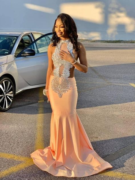 Peach Color Prom Dress, Prom Dresses Peach, Cute Prom Ideas, Peach Prom Dress, Prom Fits, Peach Prom Dresses, Paris Prom, Girl Prom, Prom Couples