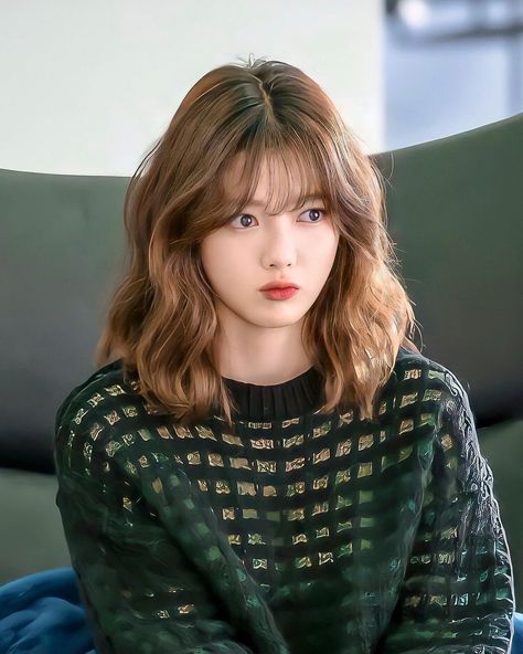 Wavy Hair Korean, Korean Wavy Hair, Wavy Mid Length Hair, Side Braids, Korean Short Hair, Hair Style Korea, Instagram Hairstyles, Summer Waves, Shoulder Hair