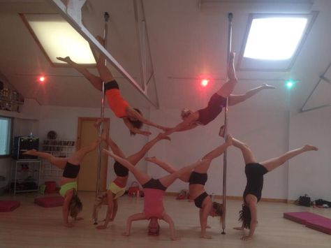 Pole fitness groups Pole Moves, Dance Group, Pole Fitness, Group Fitness, Pole Dance, Dance Poses, Pole Dancing, Baby Mobile, Dancing